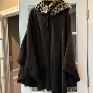 Womens cape with faux fur trim